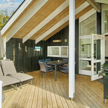 6 Person In Graested-by Traum * Græsted