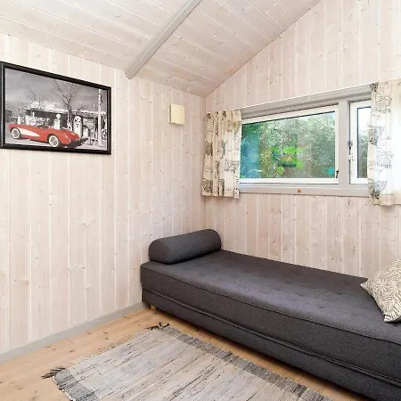 6 Person In Graested-by Traum * Græsted