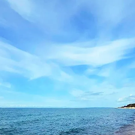 6 Person In Graested-by Traum