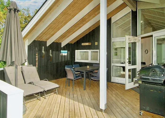 6 Person In Graested-by Traum * Græsted