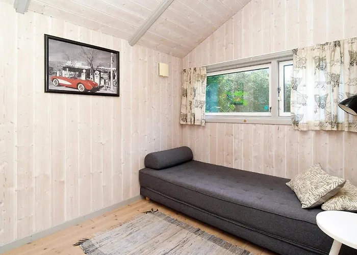 6 Person In Graested-by Traum * Græsted