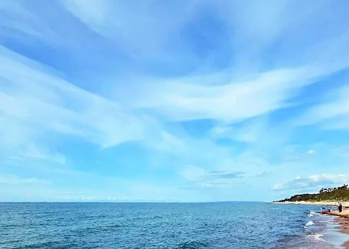 6 Person In Graested-by Traum