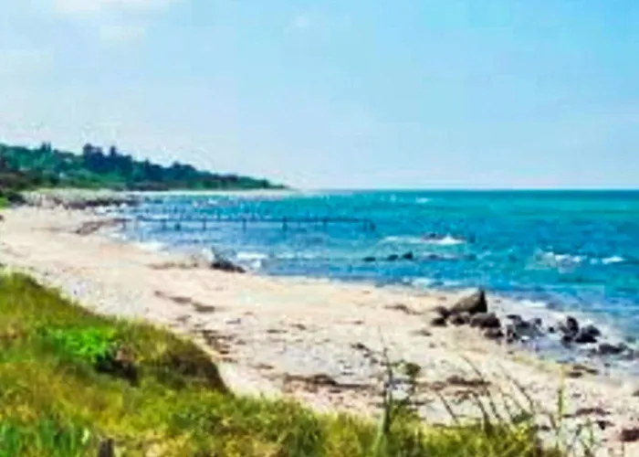 6 Person In Graested-by Traum *