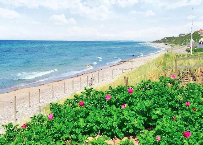 6 Person In Graested-by Traum